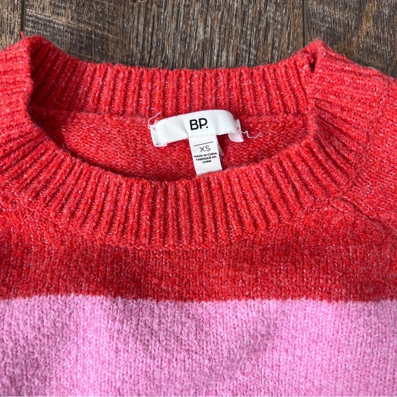 Pink and red striped sweater - Picture 3 of 7